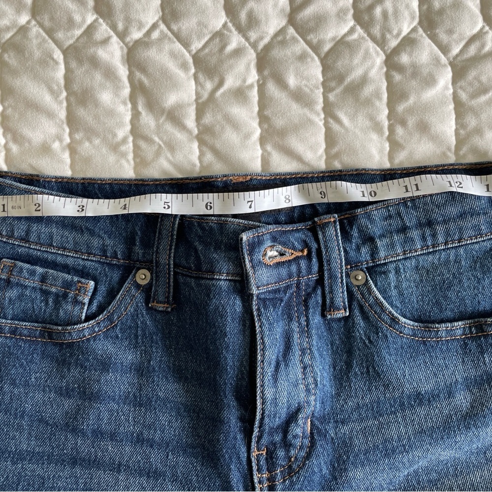 Banana Republic High Rise Shorts​​ - Picture 3 of 6